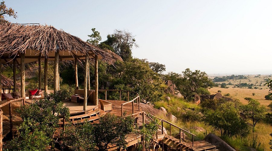 nomad-lamai-serengeti-luxury-lodge-Heart of Serengeti